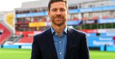 Xabi Alonso is currently a football coach from Spain and has competed at the professional level. He turned 40 on November 25, 2018, having been born on November 25, 1981. He is the current coach of Bayer Leverkusen, a team in the Bundesliga. Xabier Alonso Olano is the full form of his name.