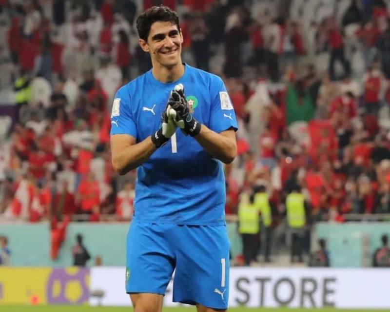 Yassine Bounou is a goalkeeper from Morocco. He plays for Sevilla in La Liga and the Moroccan national team. He was born on April 5, 1991. Yassine Bounou is more often called Bono.